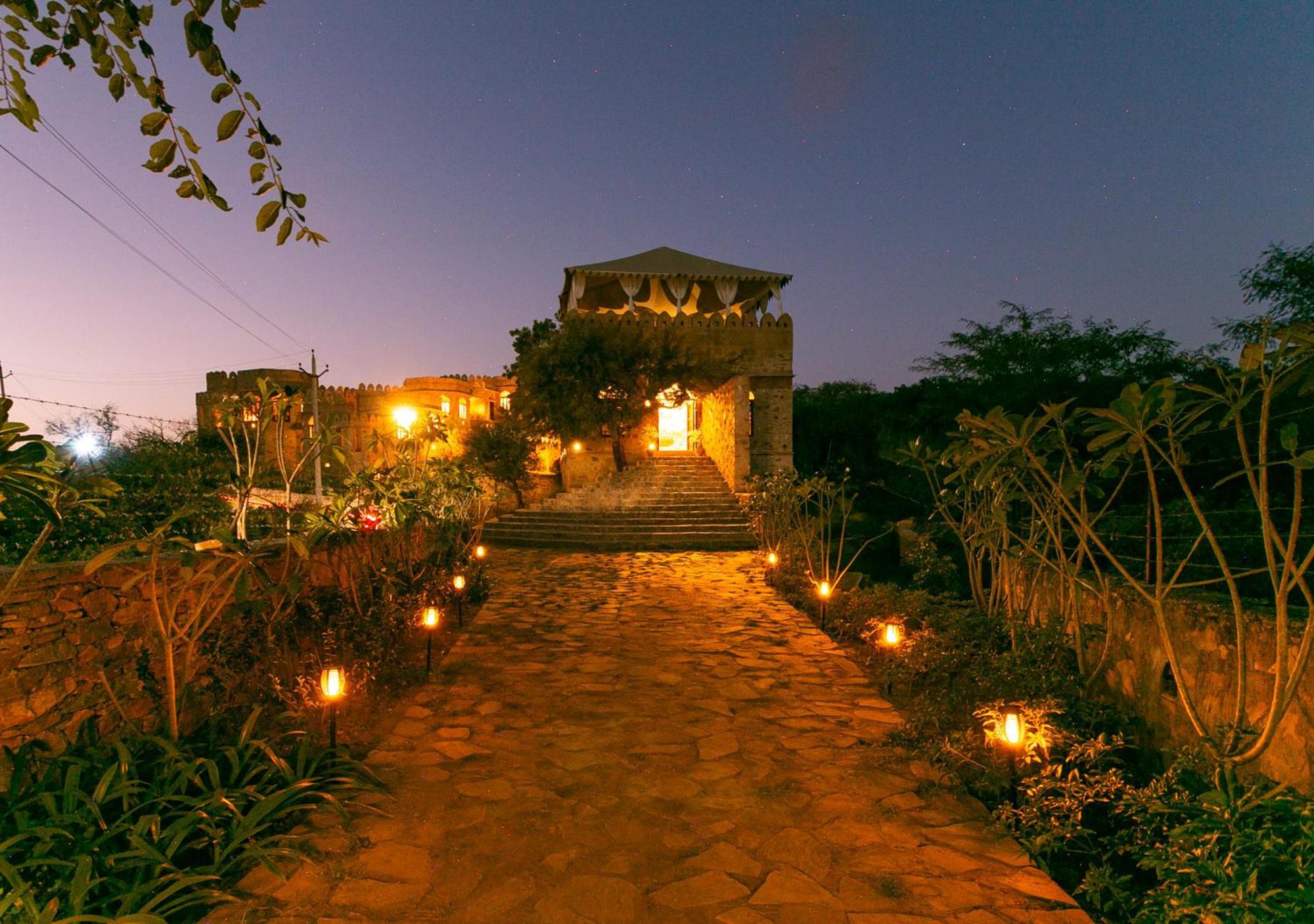 Manmatha A Luxury Retreat Bed and Breakfast Udaipur Exterior foto